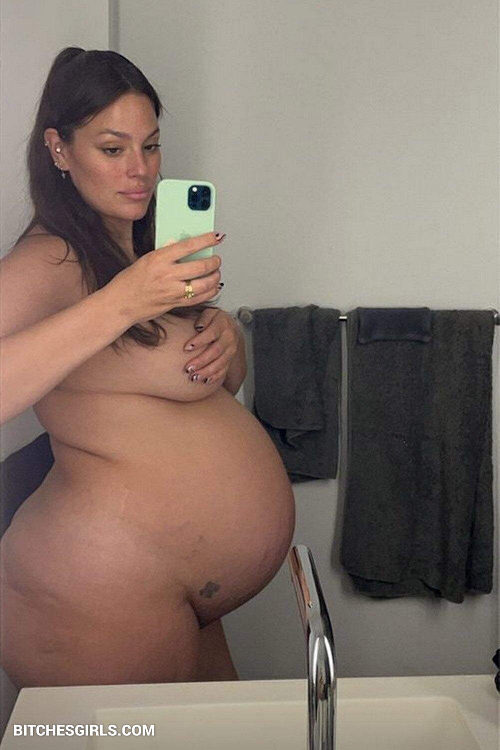 Ashley Graham Nude Celebrities - Celebrities Leaked Nude Photos