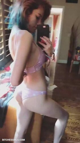 Bella Thorne nude celeb sexy gallery. Onlyfans leaks onlyfans