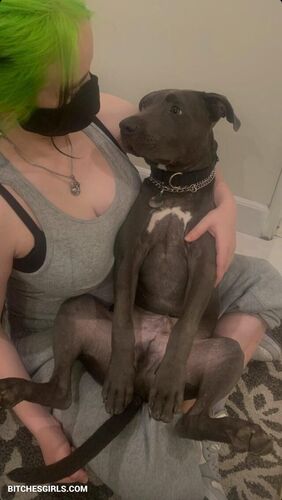 celeb Billie Eilish celeb leaked nudes