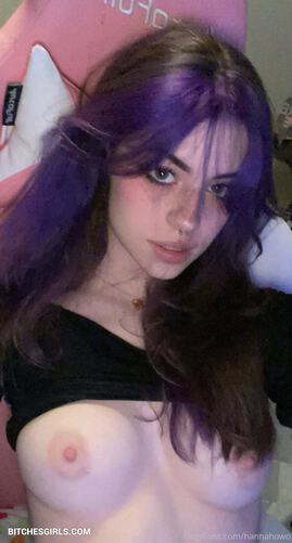 cosplay brunette