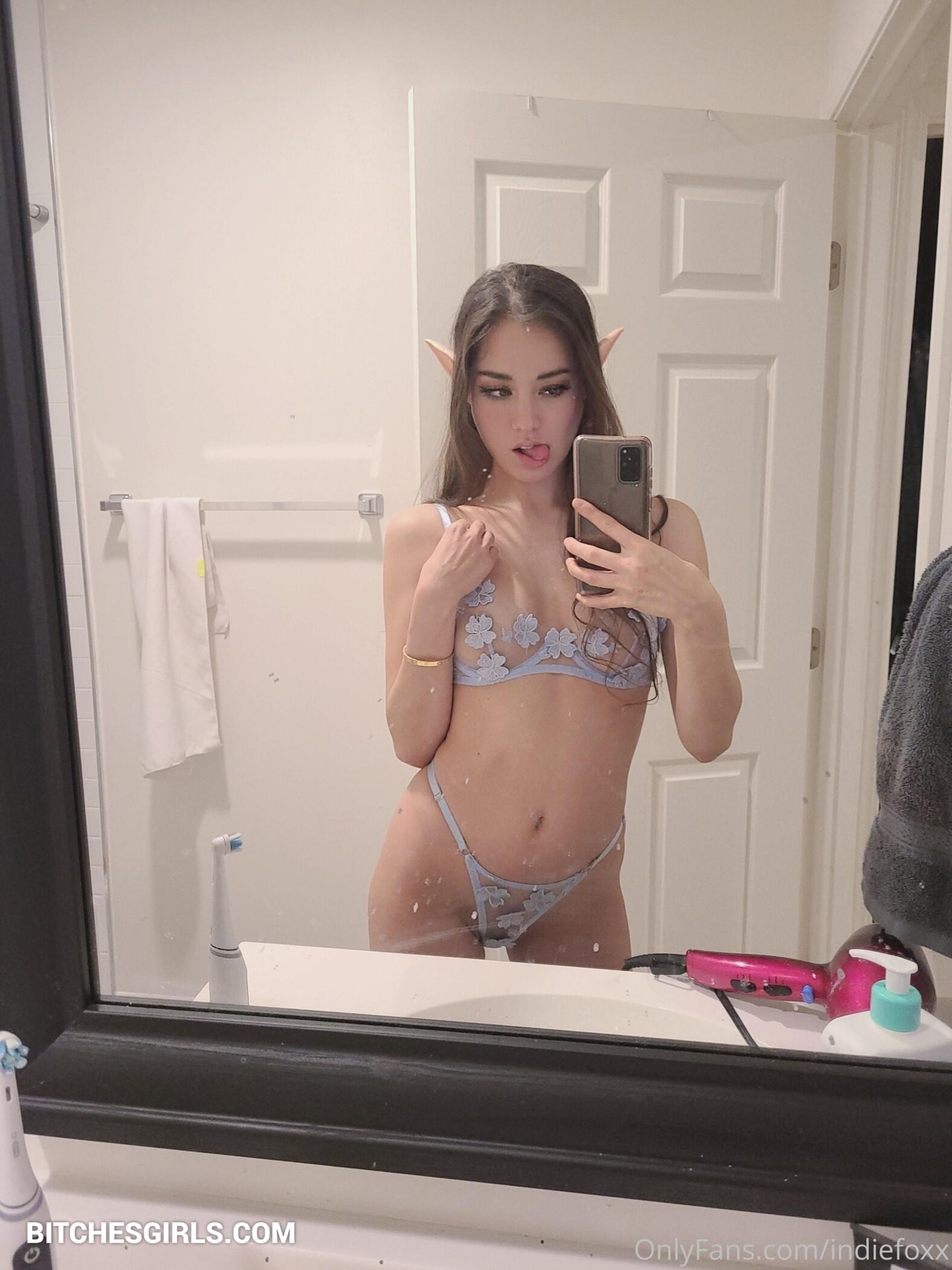 Indiefoxx Porn - Twitch Streamer Leaked XXX Photos