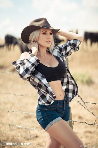 Jessica Nigri Nude - Onlyfans Cosplay Leaked Photos
