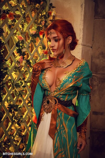 Kalinka Fox patreon leaked Lady Dimitrescu cosplay cosplay