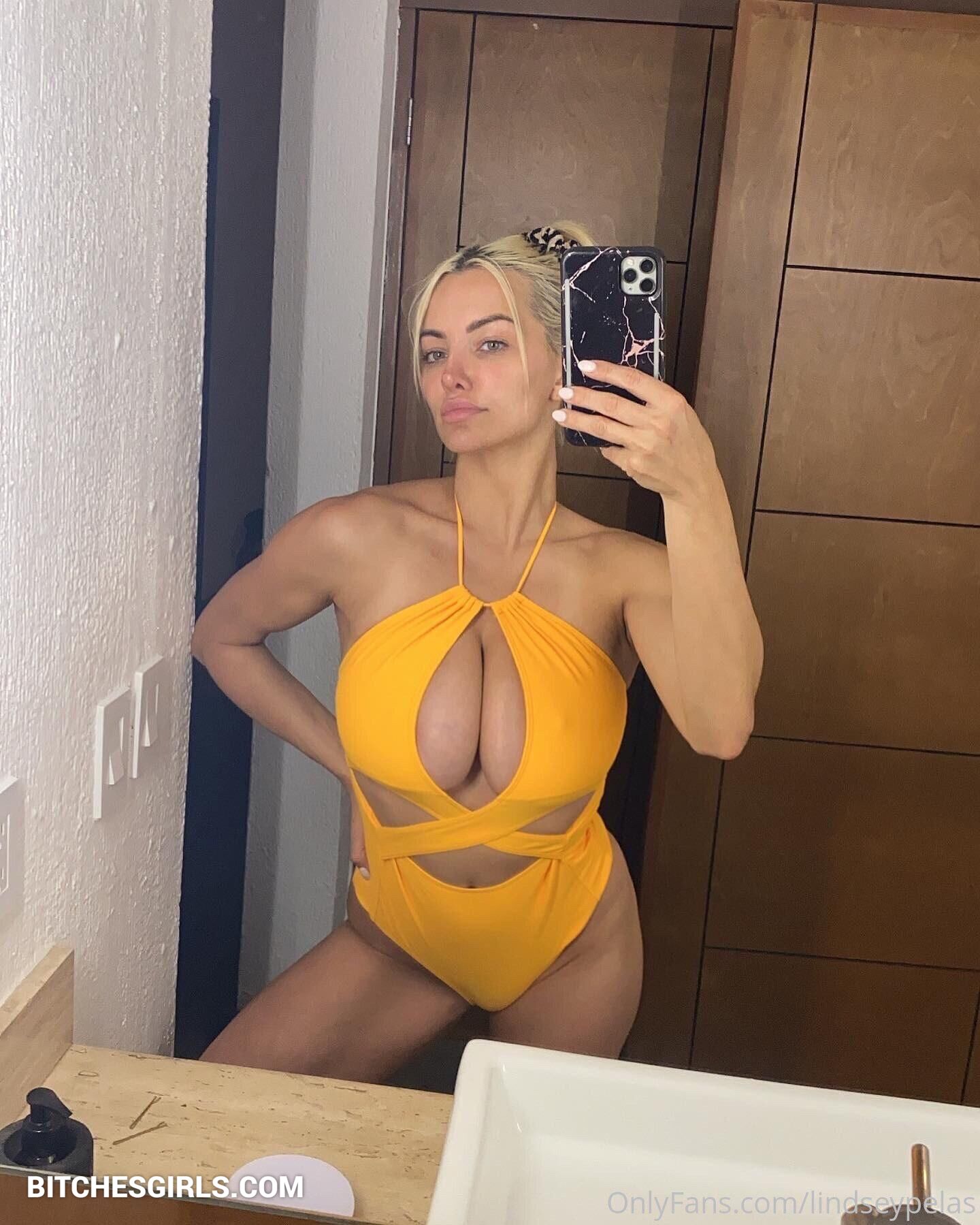 Lindsey Pelas nude onlyfans boobs photoset