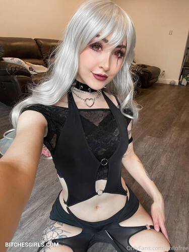 european Luxlocosplay Nudes - Isabel Onlyfans Nude Butt & Tits