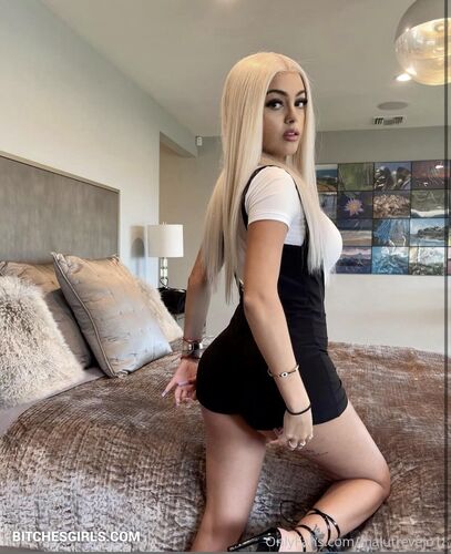 teen Malu Trevejo nude celebritiy onlyfafns leaks and boobs pics
