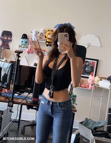 Neekolul Nude - Leaked Tits Photos latina