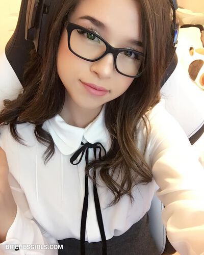 Pokimane Nudes - Twitch Streamer Teen Sexy Pics twitch