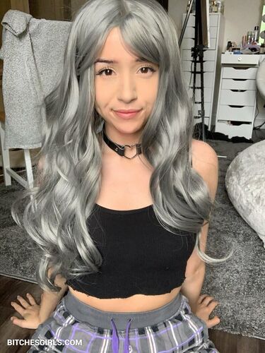Pokimane Sexy Pics - Twitch Streamer Teen Hot Album thicc