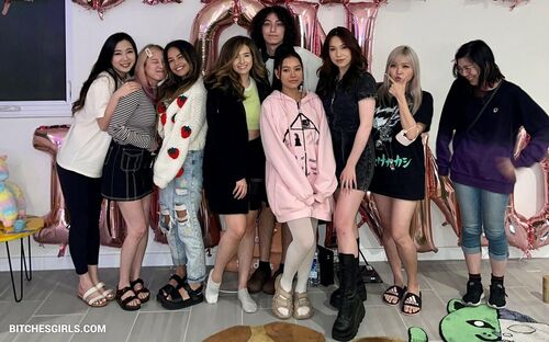 twitch Pokimane Sexy Pics - Twitch Streamer Teen Hot Album