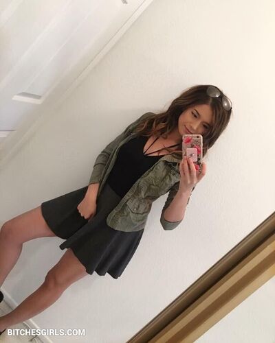 Pokimane Sexy Pics - Twitch Streamer Teen Hot Album twitch