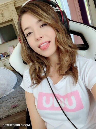 Pokimane Sexy Pics - Twitch Streamer Teen Hot Album thicc