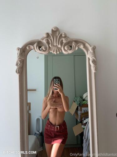 instagram Mathilde Nudes - mathildtantot Onlyfans Leaked Pussy Pics