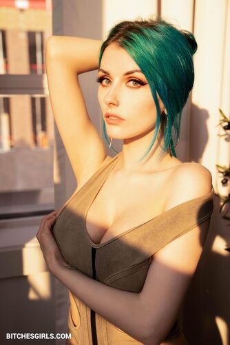 skinny big tits