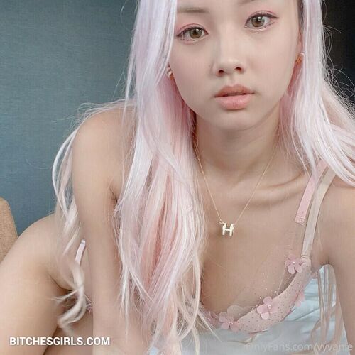 Vyvan Le Nudes - Teen Asian Onlyfans Leaks asian
